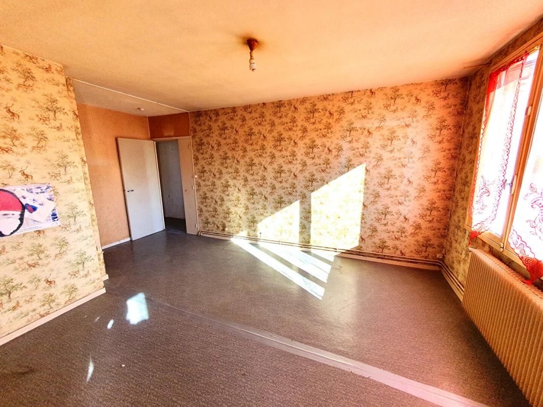 Appartement à rénover Bourges 3 pièce(s) 67 m2