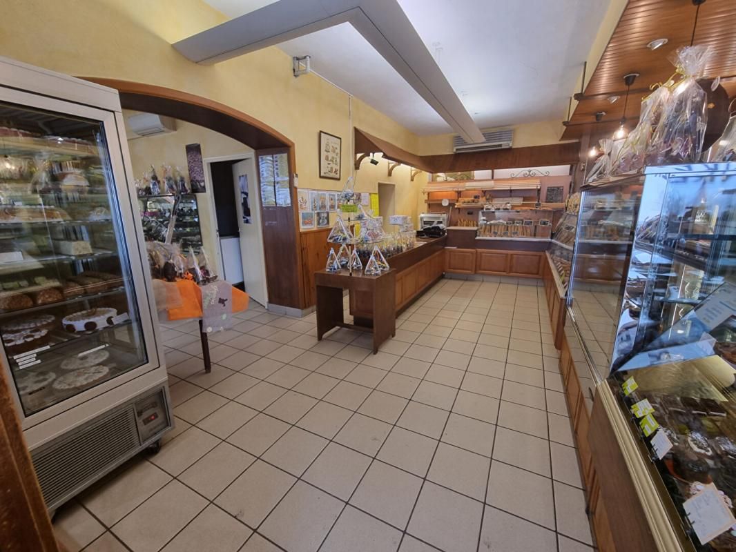 SECTEUR BOURGES - BOULANGERIE PATISSERIE AVEC LOGEMENT