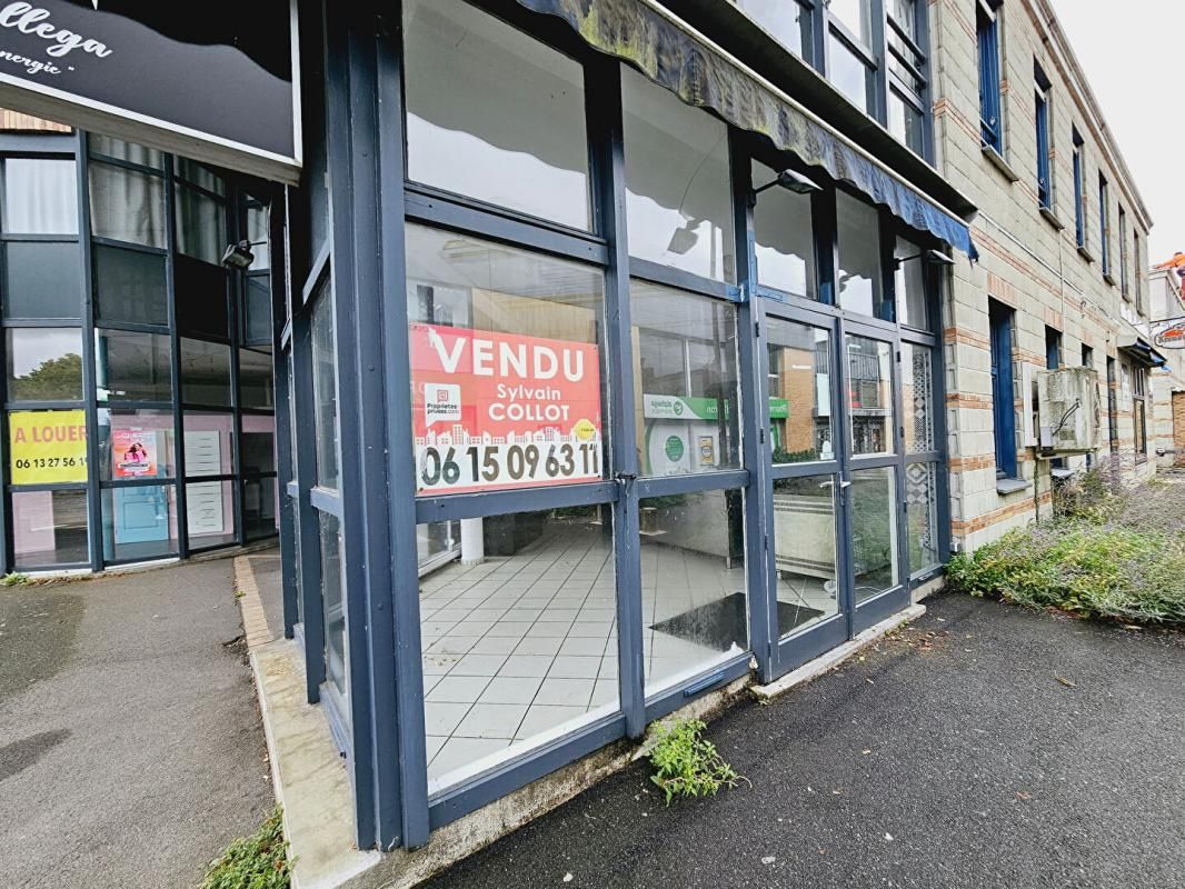 BOURGES - MURS COMMERCIAUX LIBRES,  Local  60 m²