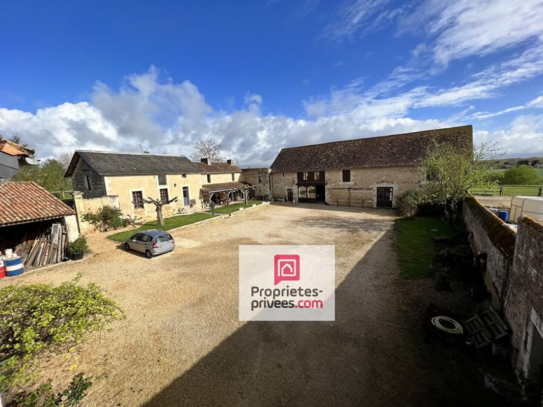 Corps de ferme  775 m² dont 231 m2 habitables