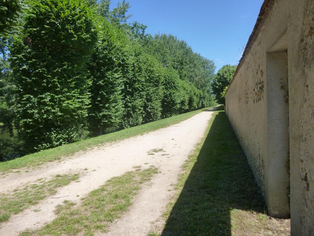 SULLY-SUR-LOIRE Maison Sully Sur Loire 5 pièce(s) 130 m2 2