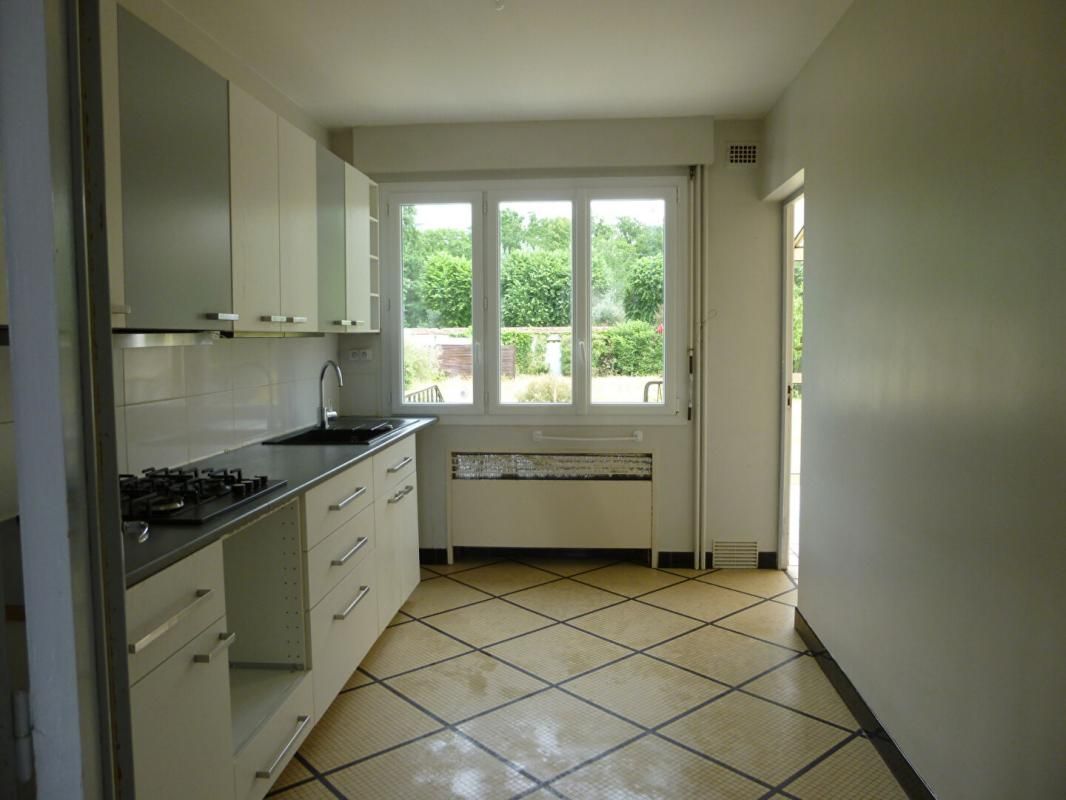 SULLY-SUR-LOIRE Maison Sully Sur Loire 5 pièce(s) 130 m2 4