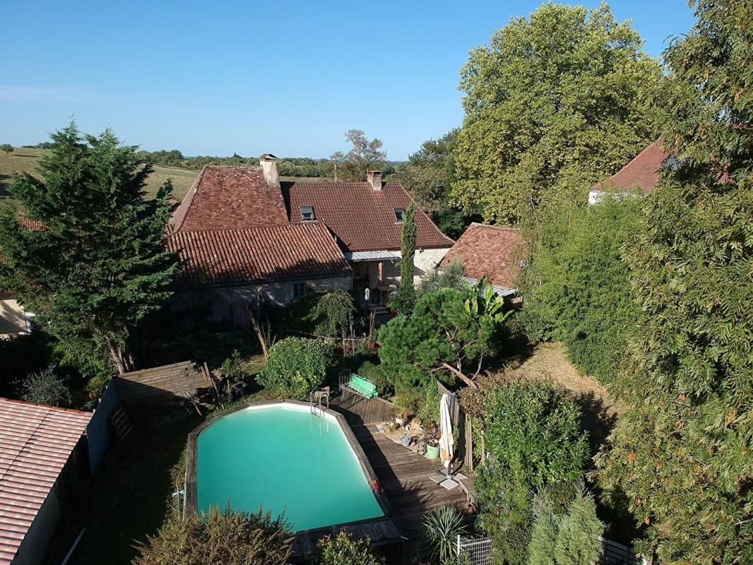 Maison de 115m² avec piscine avec jardin de près de 1000m²