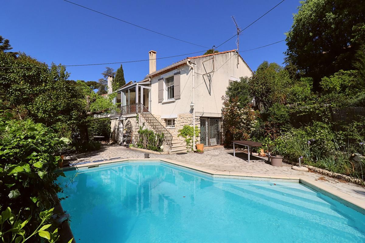 Maison Villeneuve Les Avignon 5 pièce(s) 110 m2
