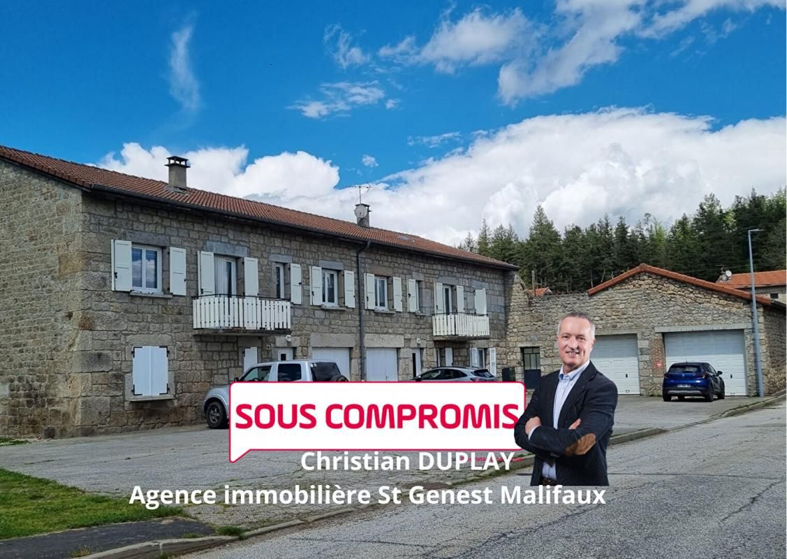 ***SOUS COMPROMIS*** Saint Victor Malescours Immeuble 278m² trois appartements loués un plateau vacant quatre garages et un entrepot  sur 2130m² de terrain