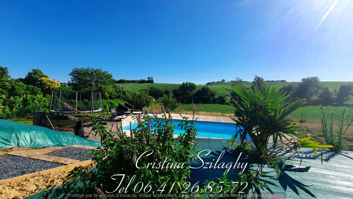 Villa plain pied piscine garage et vue