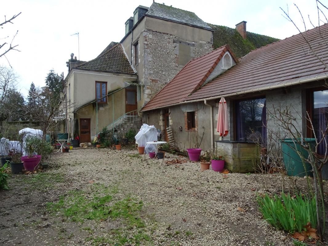 Maison et tour, Gien 260 m2