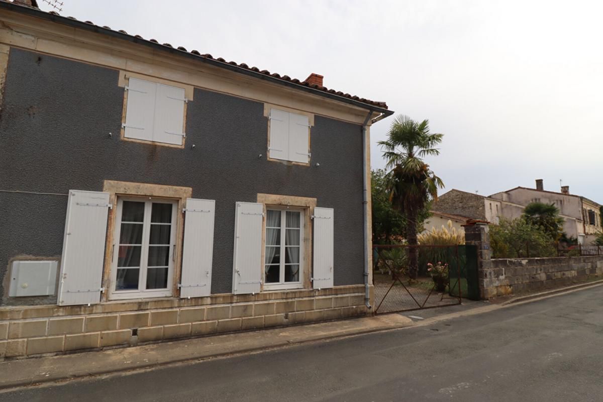 MAISON A RENOVER-5 MIN DE MAUZE SUR LE MIGNON