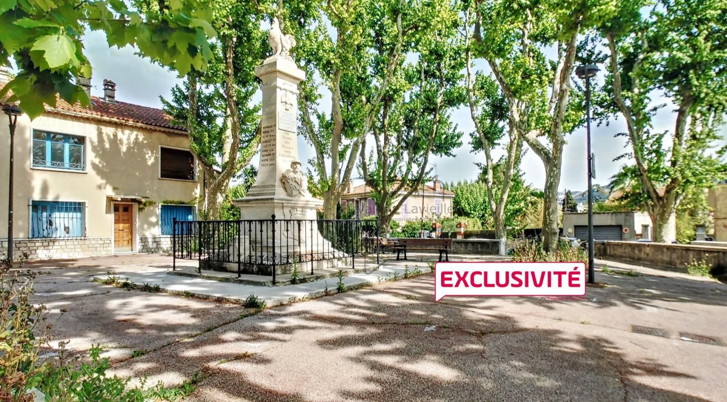 MARSEILLE (13012) - LES CAILLOLS VILLAGE - Exclusivité - Appartement T2 rénové au dernier étage