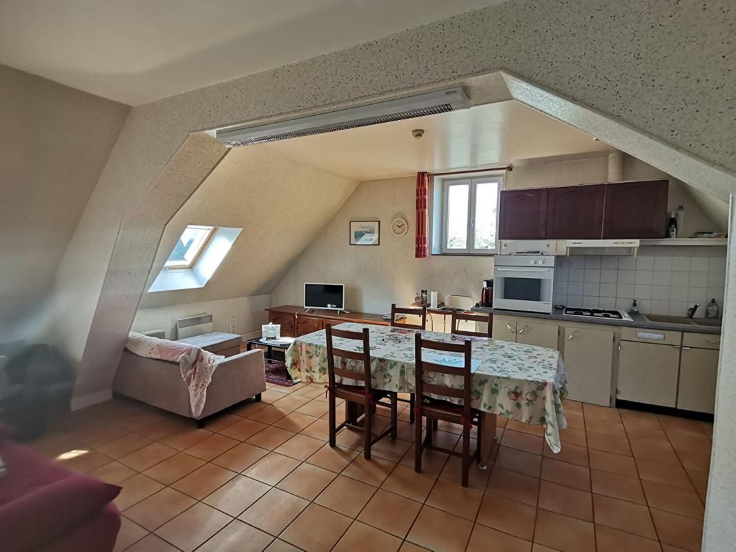 Maison Eguzon Chantome 11 pièce(s) 260 m2