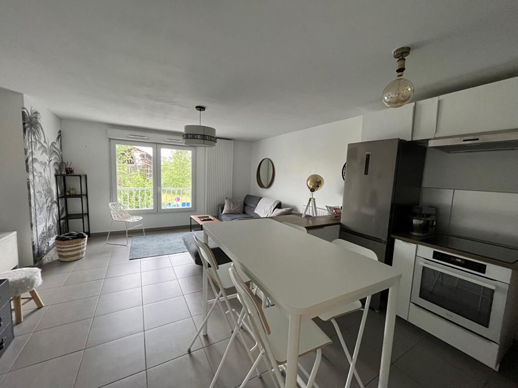 Très beau T3 meublé de 63m² avec loggia et place de parking - BORDEAUX NORD CHARTRONS 33300 - Rue CHARLES DURAND