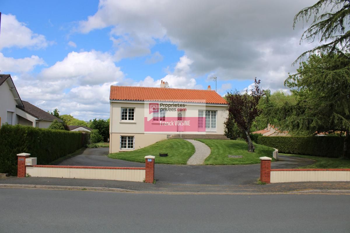 Maison  A VENDRE - Les Herbiers - 3 Chambres + 4° au sous-sol - 90 m2 env sur percelle de 646 M2 env