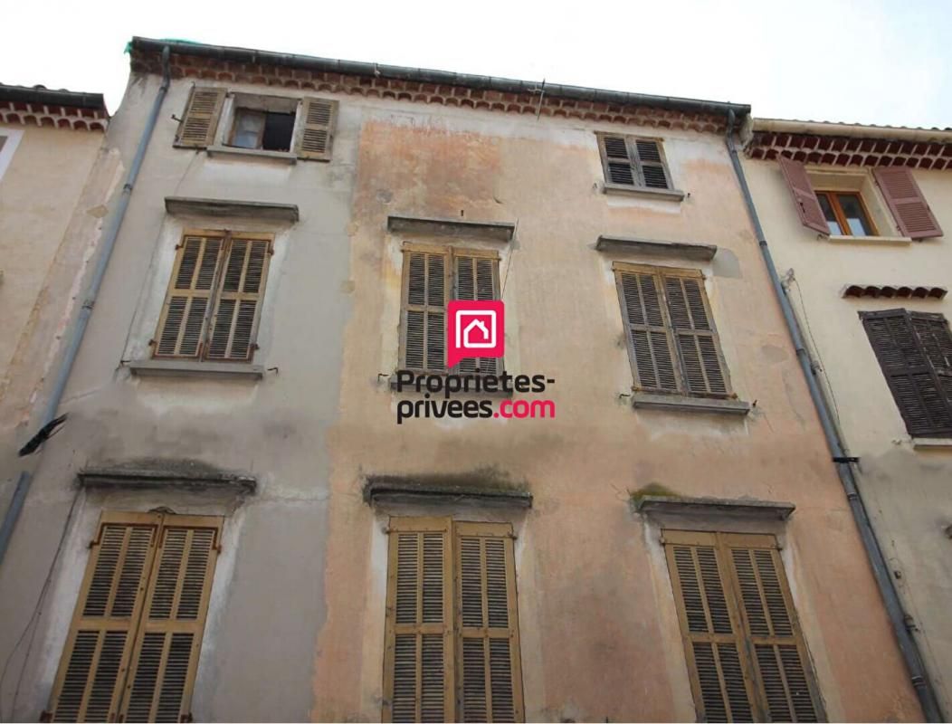 BAISSE DE PRIX - Immeuble Brignoles 650 m² - 350 000 Euros -