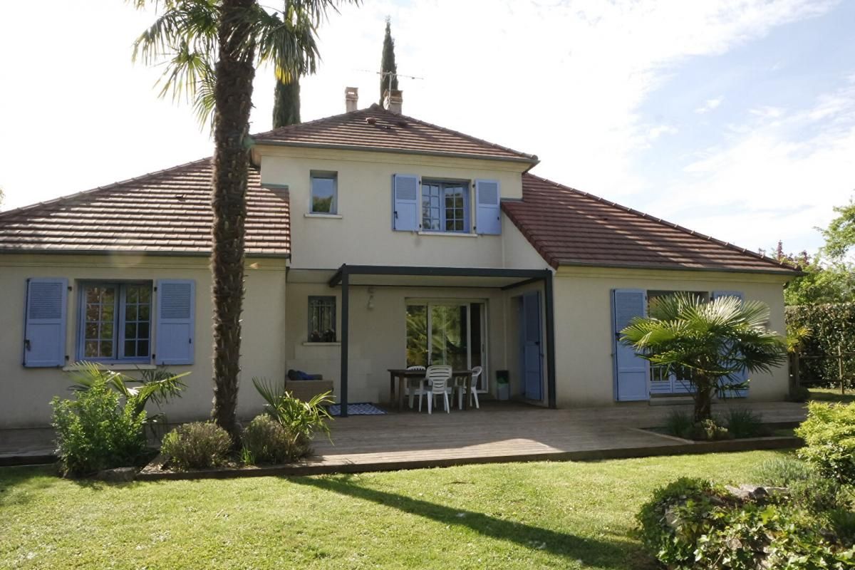 BOURGES MAISON DE 142M² + STUDIO DE 32M² GARAGE JARDIN