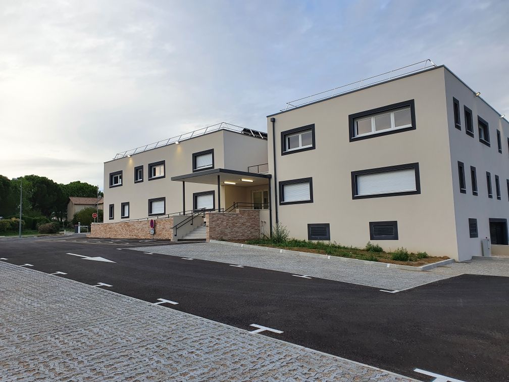 SECTEUR NIMES - Local professionnel 150 m² dans maison médicale