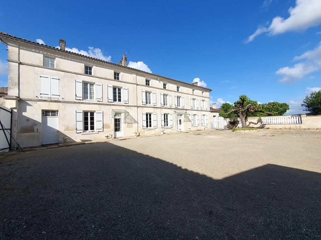 Maison Jarnac 7 pièce(s) 180 m2