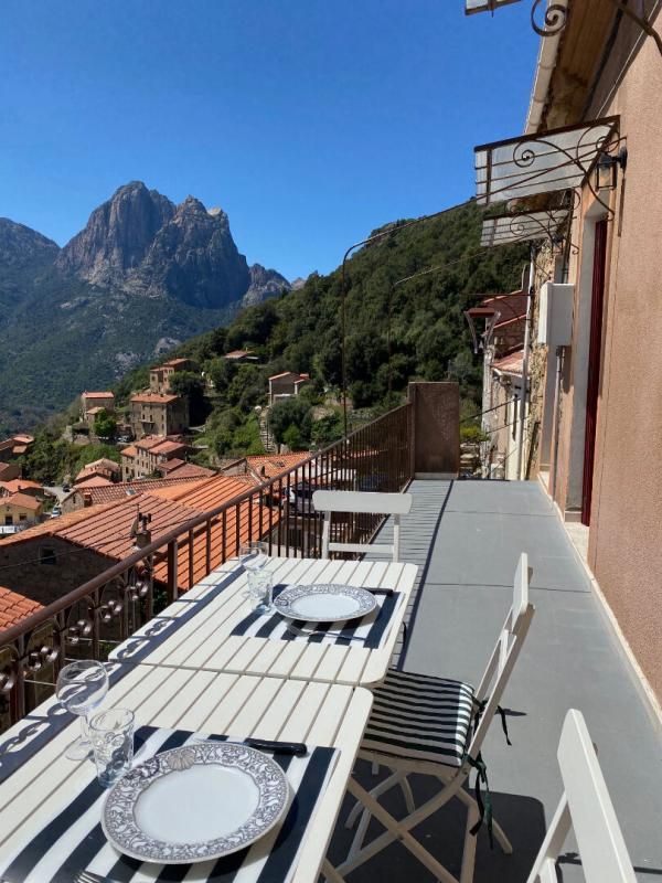 VENTE HAUT DE MAISON DE VILLAGE 4 pièces, 64 m² PORTO (20150)
