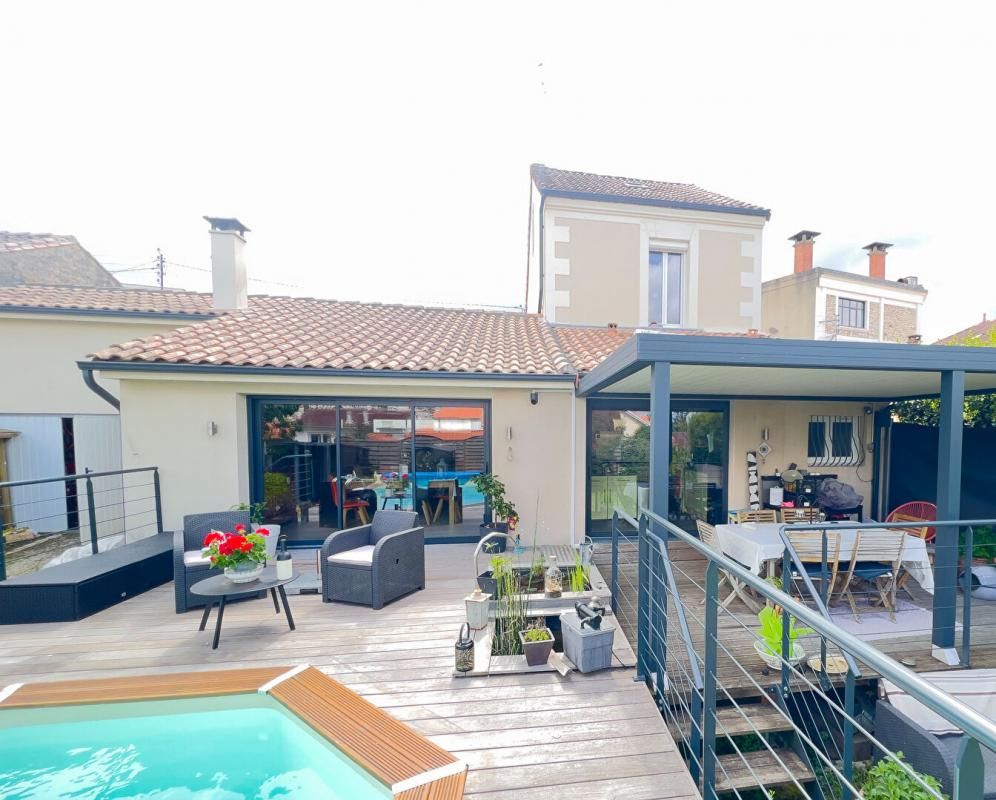Maison Angouleme 5 pièce(s) 118 m2