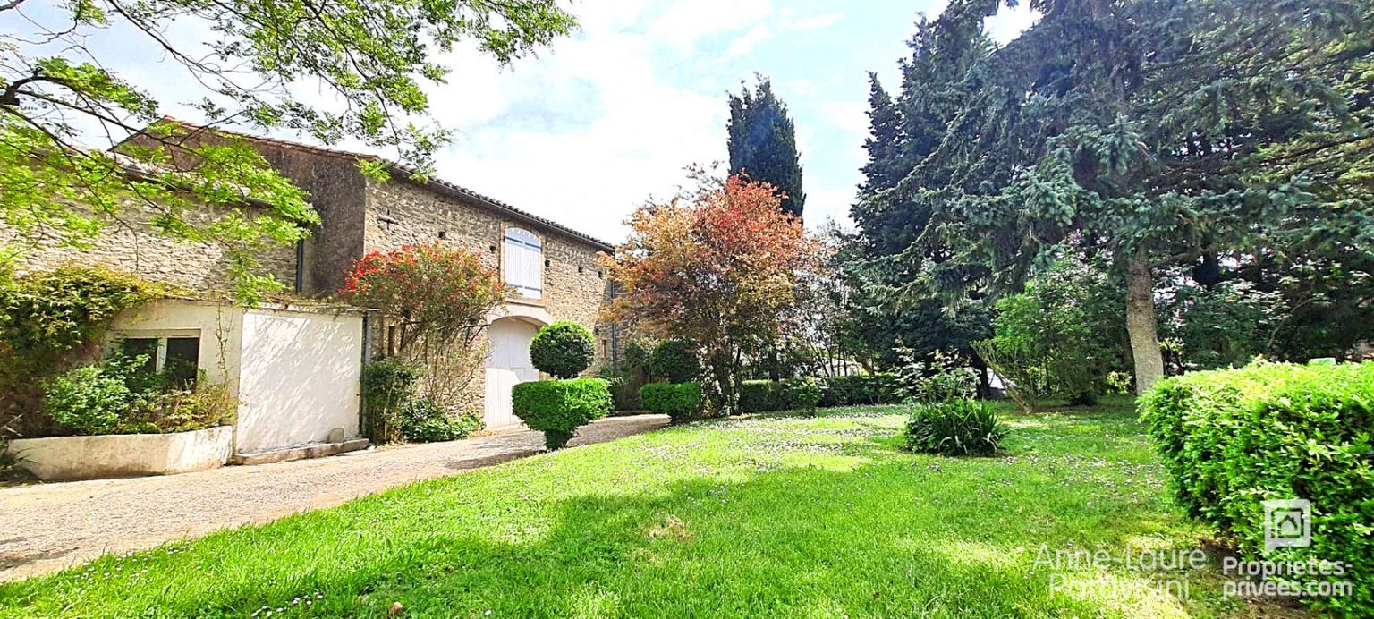 CARCASSONNE Maison de maître, dépendances et terrain arboré 1