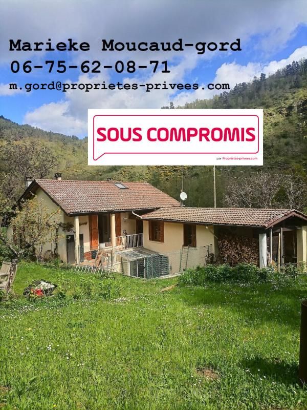 *** SOUS COMPROMIS *** BEAUZAC 43590 En pleine nature !!! Maison individuelle 118m² habitables 2 chambres garage dépendance sur plus de 6000m² de terrain attenant non constructible