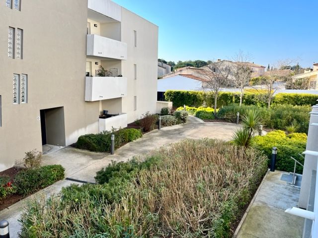 A vendre T2 avec terrasse et box à Castelnau Le Lez pour investisseur