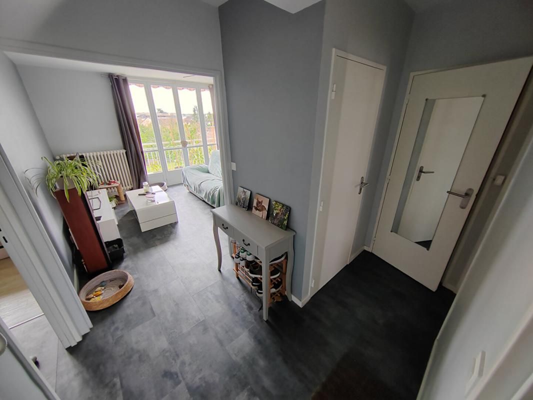 CHATEAUROUX Exclu Appartement Châteauroux 3 pièces 56 m2, balcon, cuisine aménagée et équipée et place de parking 3