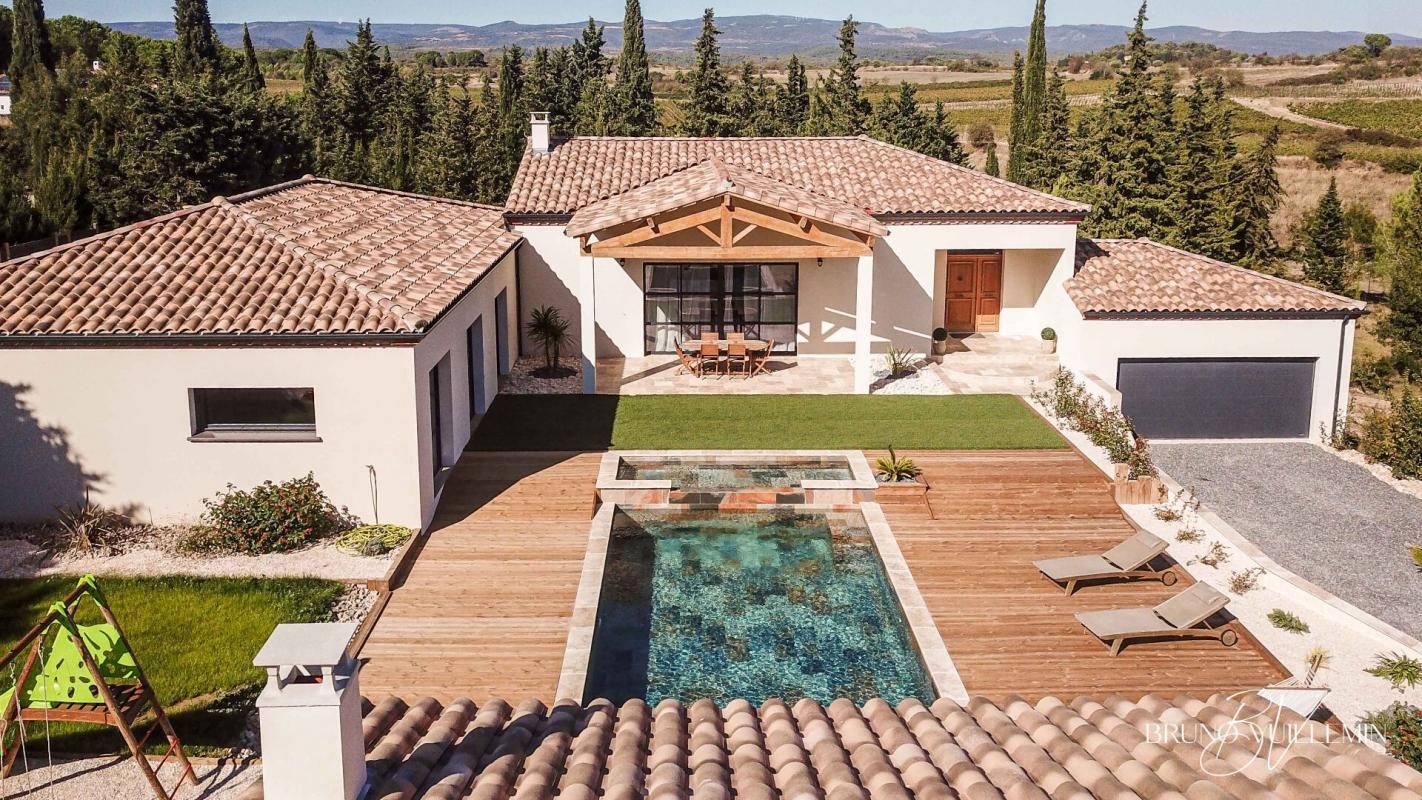 VILLA D'ARCHITECTE RT-2012 de 234m² Hab. sur 3.844m² DE TERRAIN avec PISCINE et GARAGE