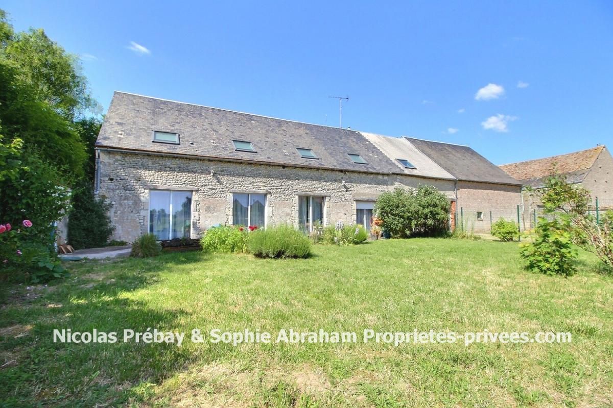 Maison en pierres de 5 pièces avec terrain