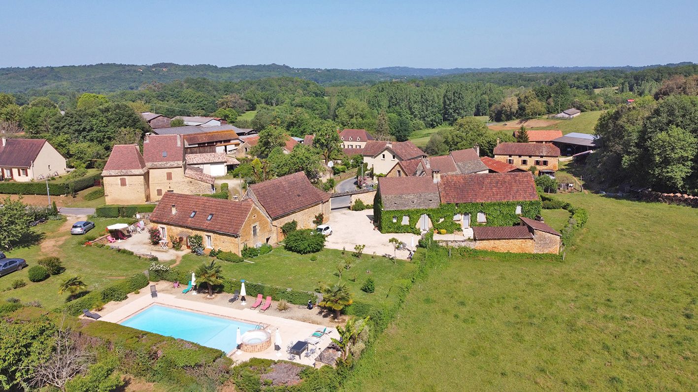 24370 Propriété de gîtes Prats De Carlux