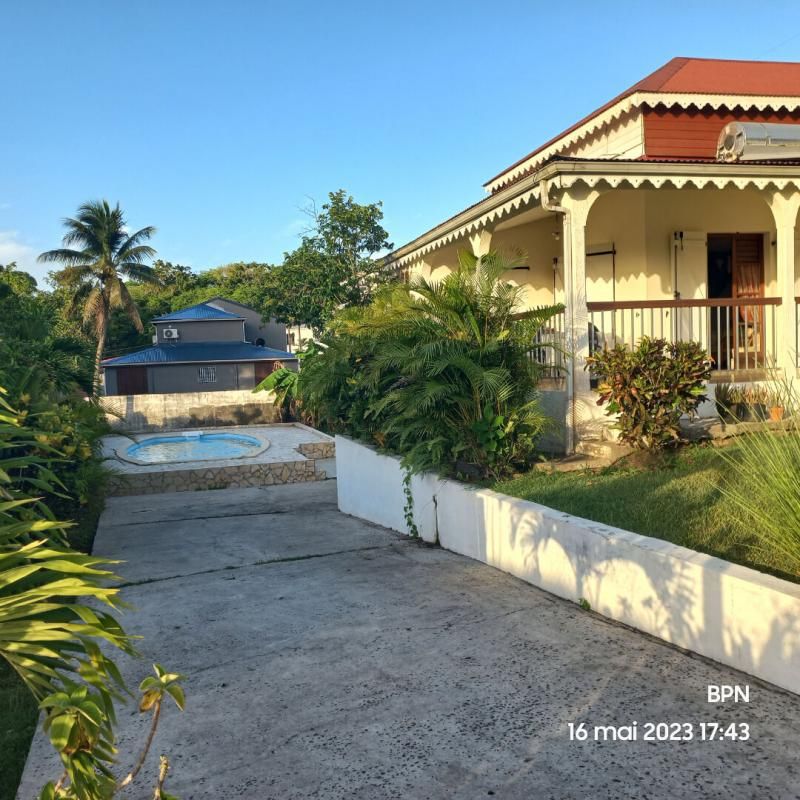 Villa T10 211 m2 à LES ABYMES