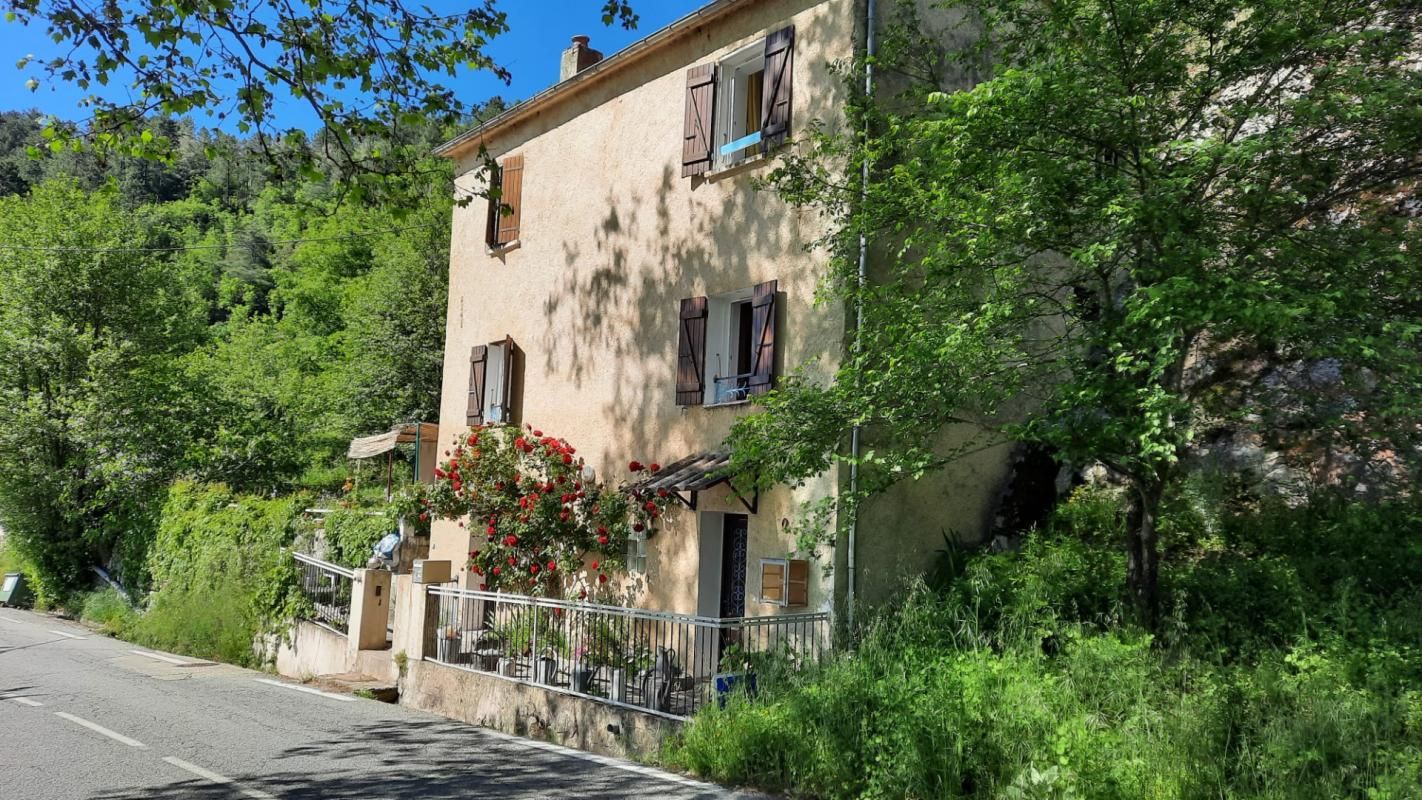 VENTE MAISON DE VILLAGE 5 pièces, 85 m² VENACO (20231)
