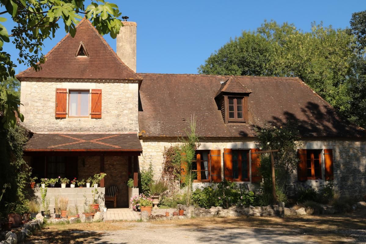 24440 ANCIENNE FERME PÉRIGOURDINE , 6 PIÈCE(S) 150 M2