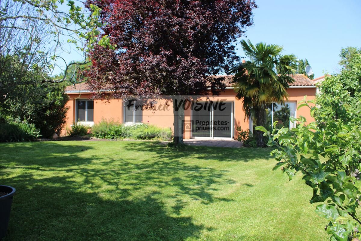 Maison  A VENDRE - 3 Chambres 130 M2 env + locatif  3 Chambres  69 m2 sur terrain de 2900 M2 + prairie