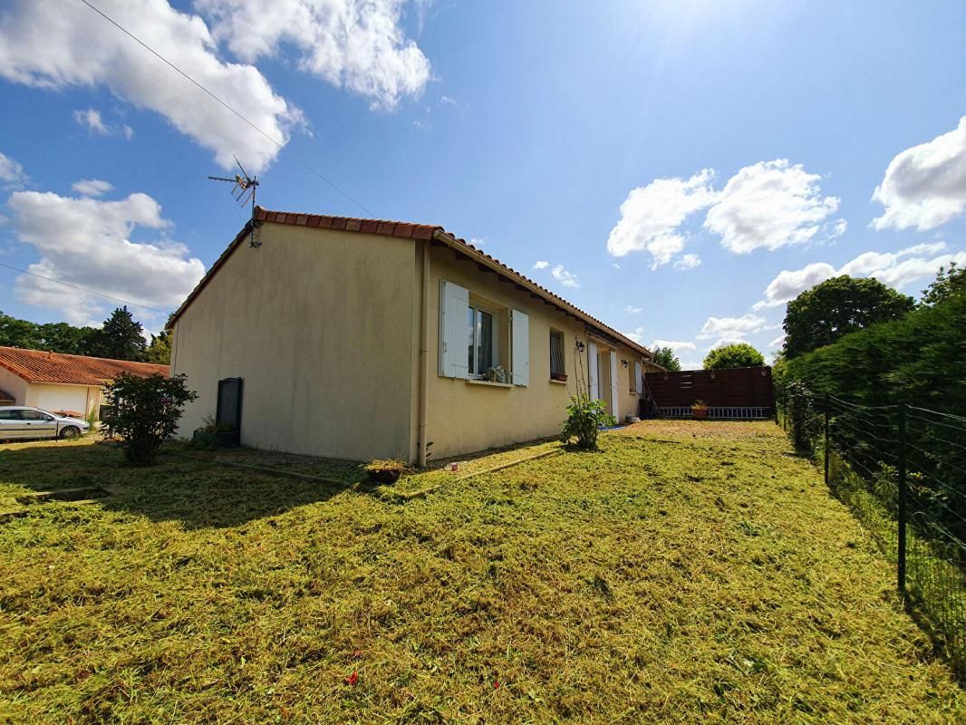 Maison 4 pièces 84 m2 - VARS 16330