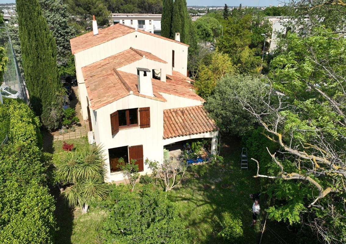 Villa R+1 de 220 M2 sur 690 M2 quartier ALCO