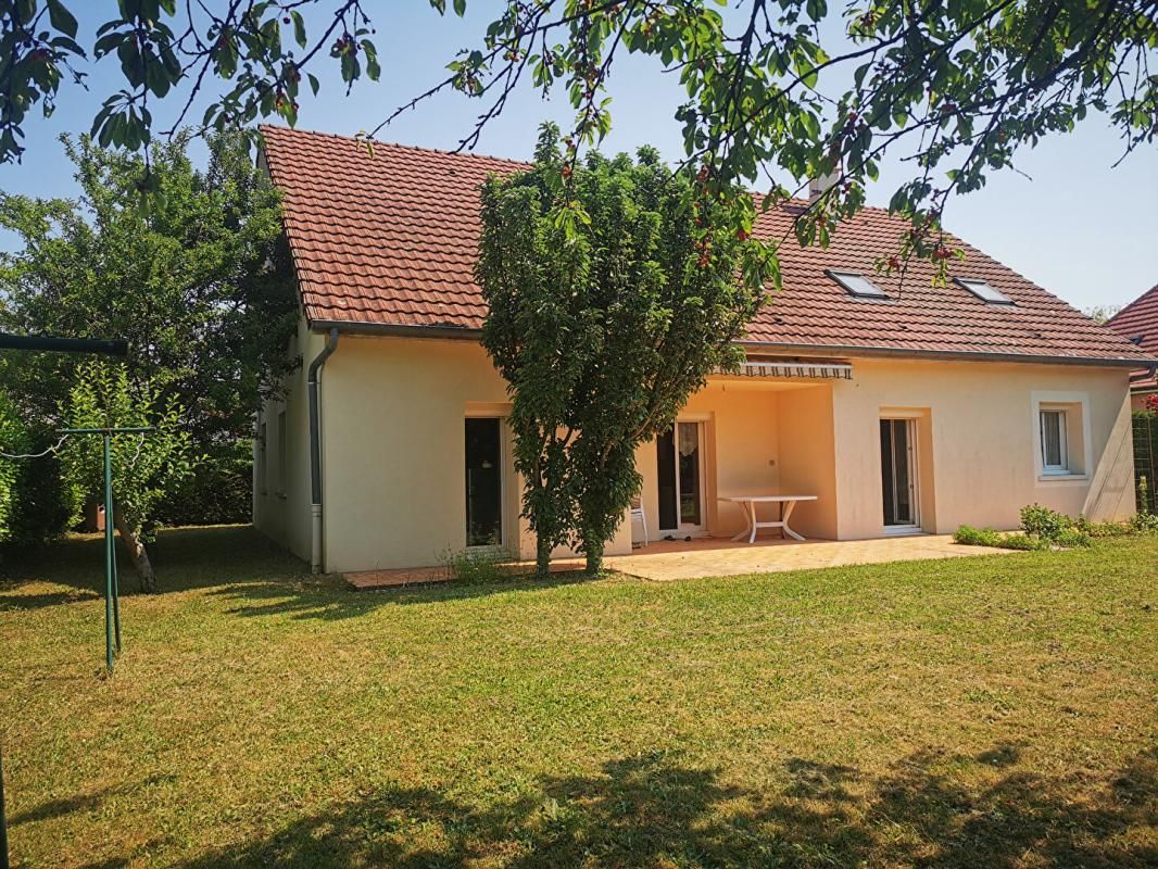 CHALON-SUR-SAONE Maison 10 pièce(s) 201 m2 1