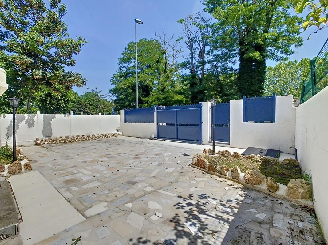 VERRIERES-LE-BUISSON Maison 5 Pièces 3