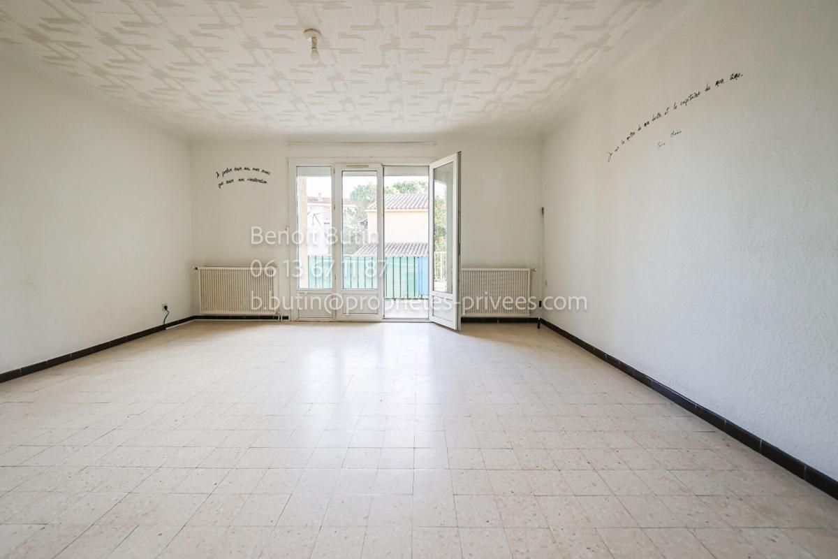 Maison 132m² avec studio en Rdc, grand garage, extérieur à Lapalud 196 000