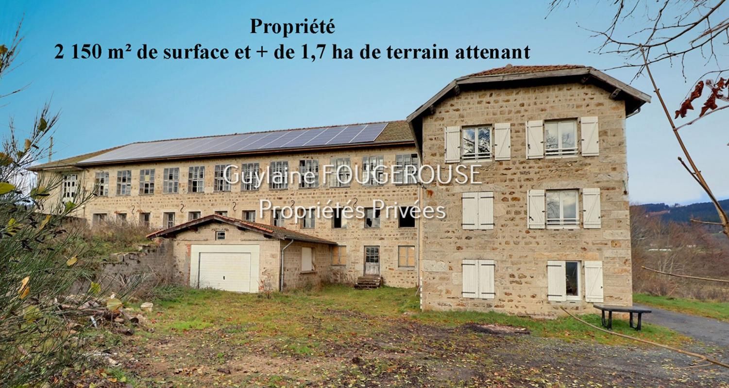 Immeuble de 2150 m² sur 1,7 ha de terrain  attenant