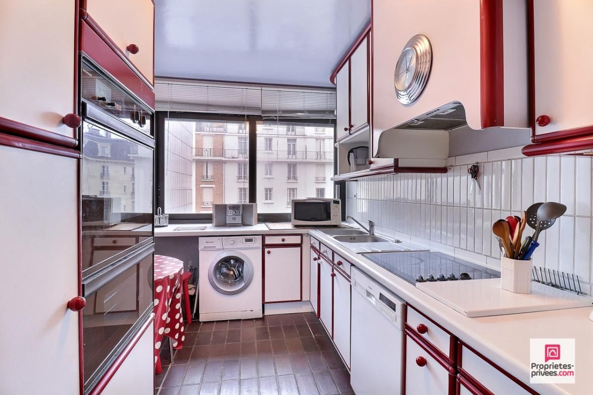 Appartement Paris 4 pièces 76 m2 à quelques pas de la Porte Maillot