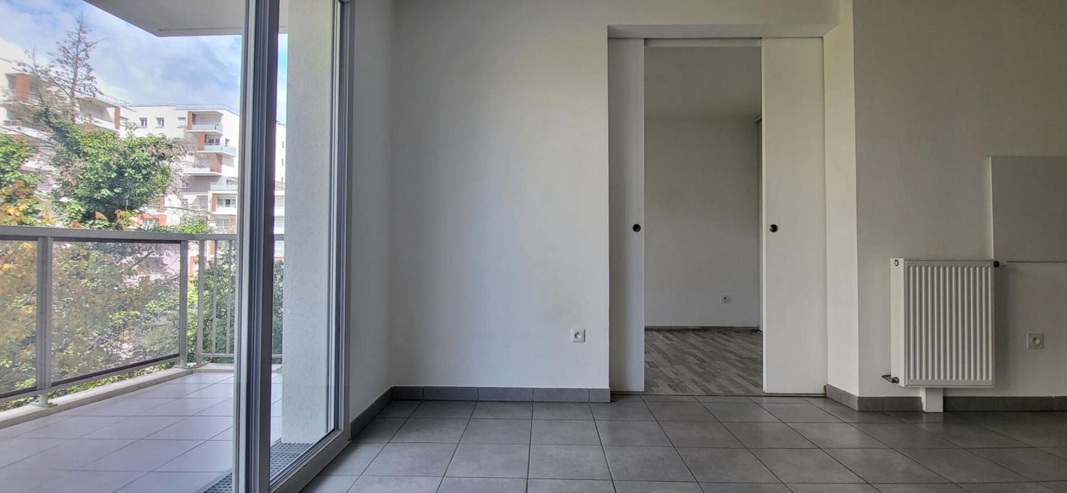 Toulouse(31), appartement de 52,04 m2  avec 2 chambres + balcon et parking privatif