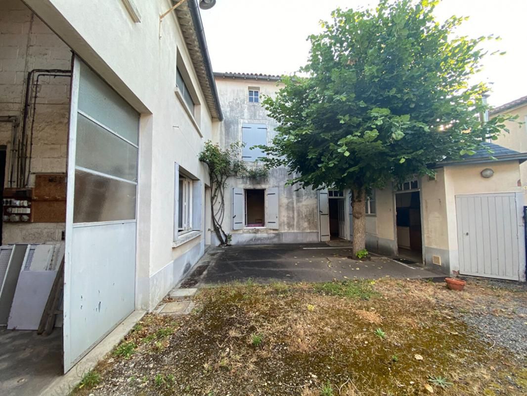 Prahecq maison centre bourg 170 m2 avec 5 chambres