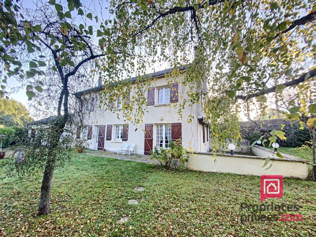 MAISON AVEC DEPENDANCES ET TERRAIN