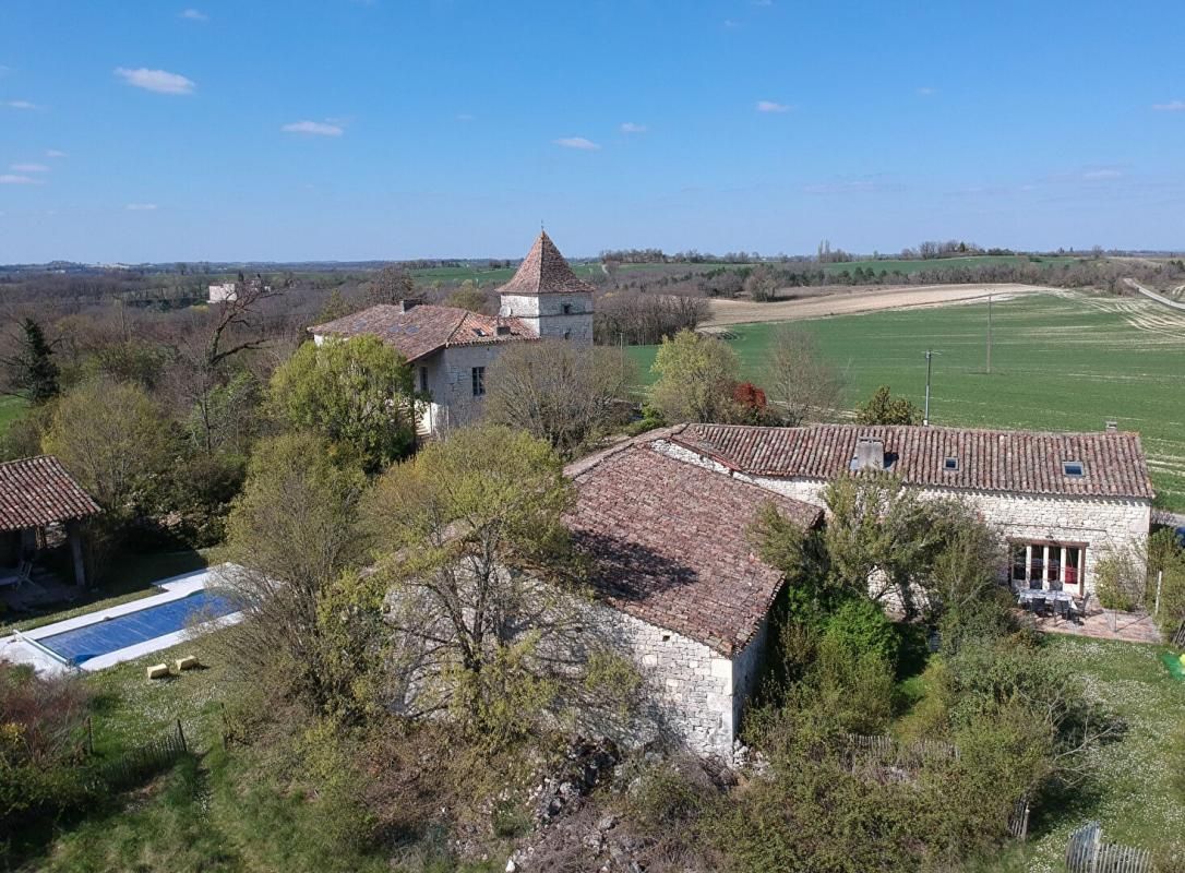 Propriété de charme avec piscine et dépendances