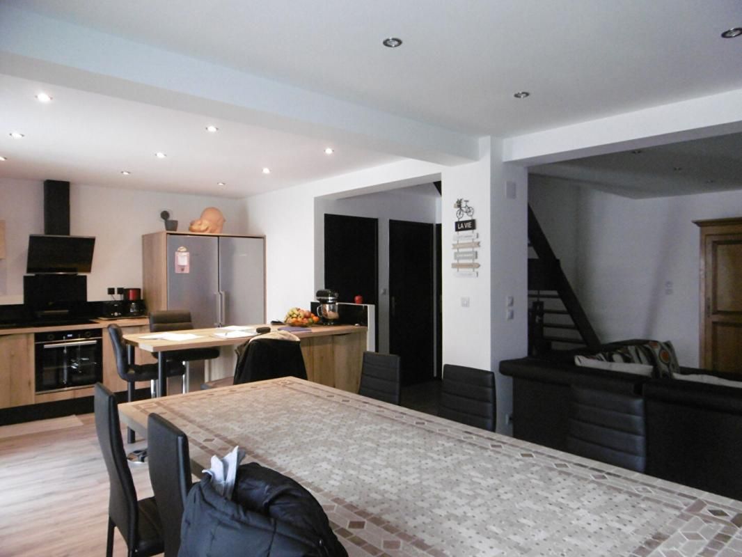 Appartement Puy Guillaume 5 pièce(s) 98.7 m2