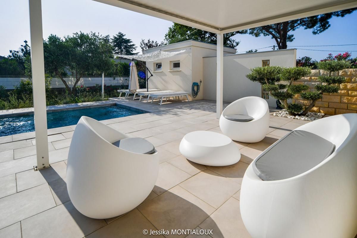 AGDE Villa d'Architecte 7 pièces avec piscine et pool house 1