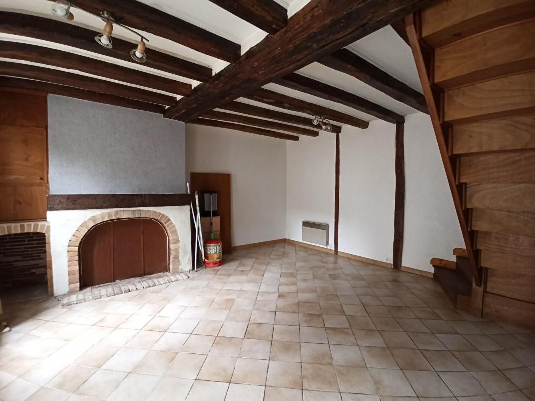 CHATEAU-RENAULT Charmante maison 3 Pièces 71m² ! 1