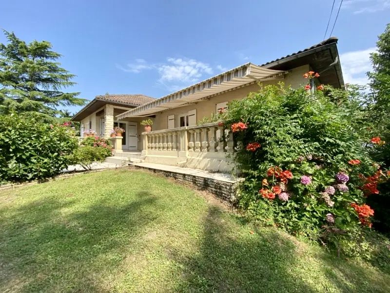 PINEUILH 33220 Port St Foy et Ponchapt. VILLA 2 habitations 417 m2+ Hangar Garage Piscine 3