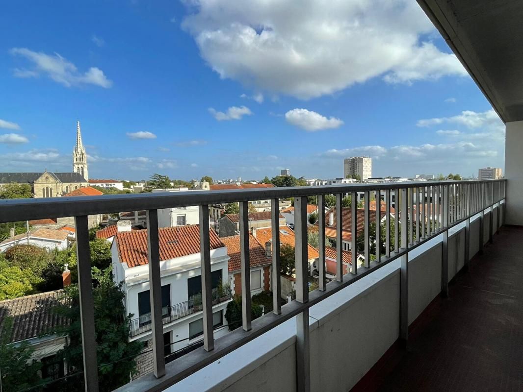 BORDEAUX Appartement Bordeaux-CAUDERAN 4 pièce(s) 93 m2 1