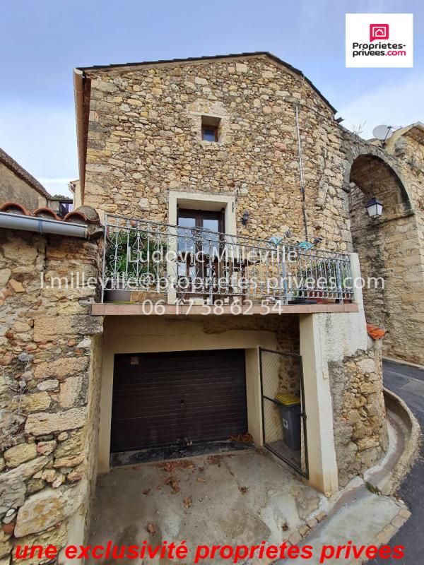 Maison de caractere avec garage et terrasse